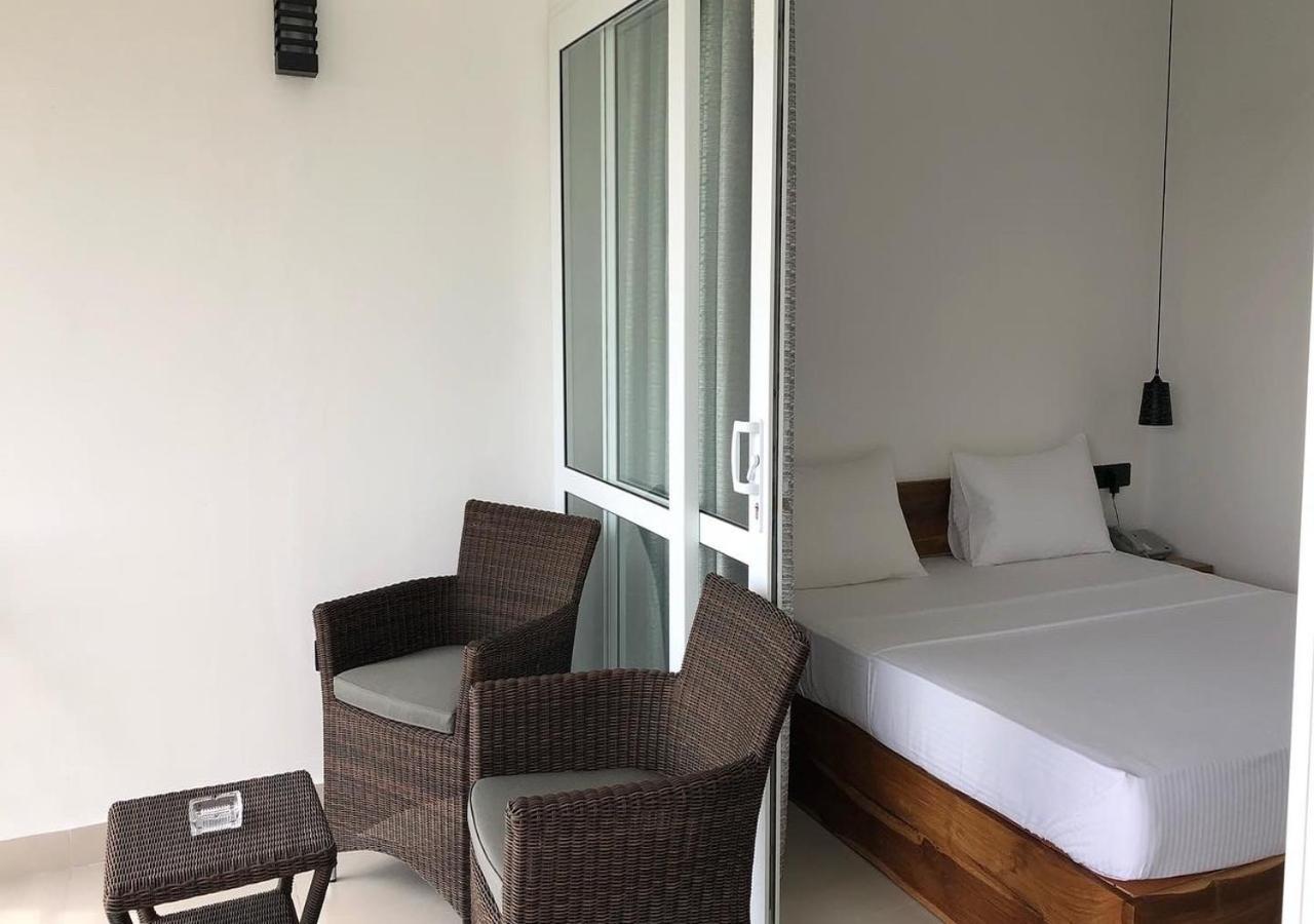 Hotel Atteriya Sigiriya Esterno foto